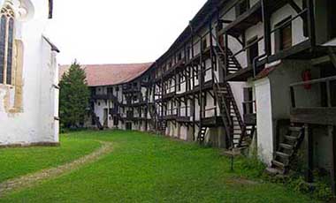 Tartlau church castle